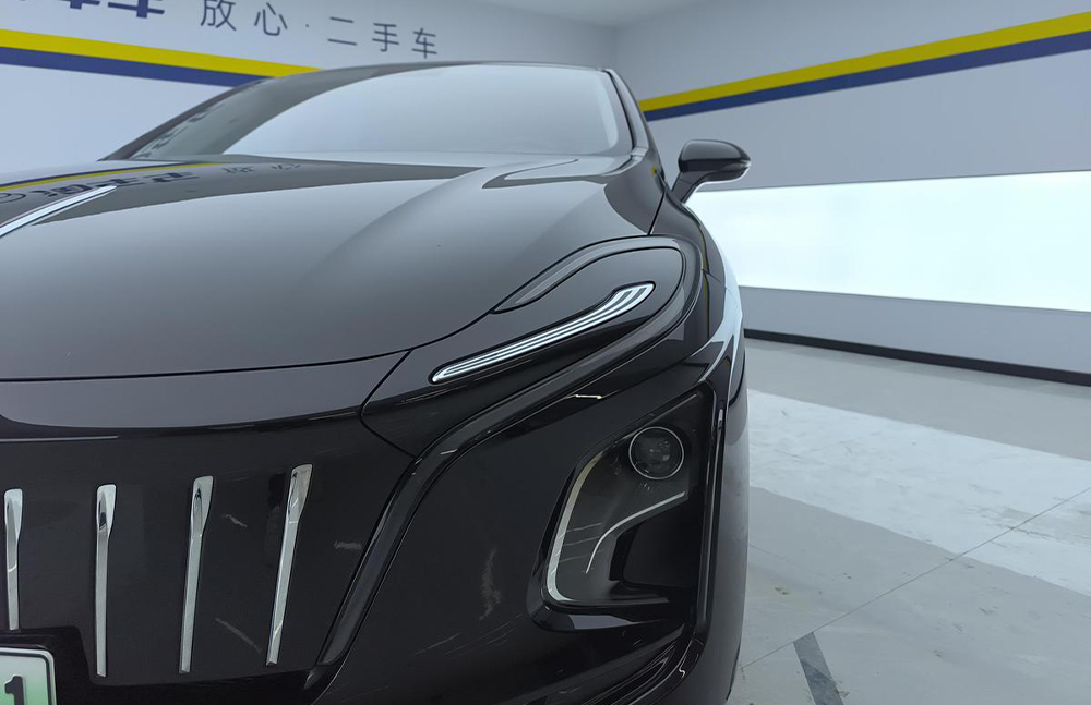 Used Hongqi E-QM5